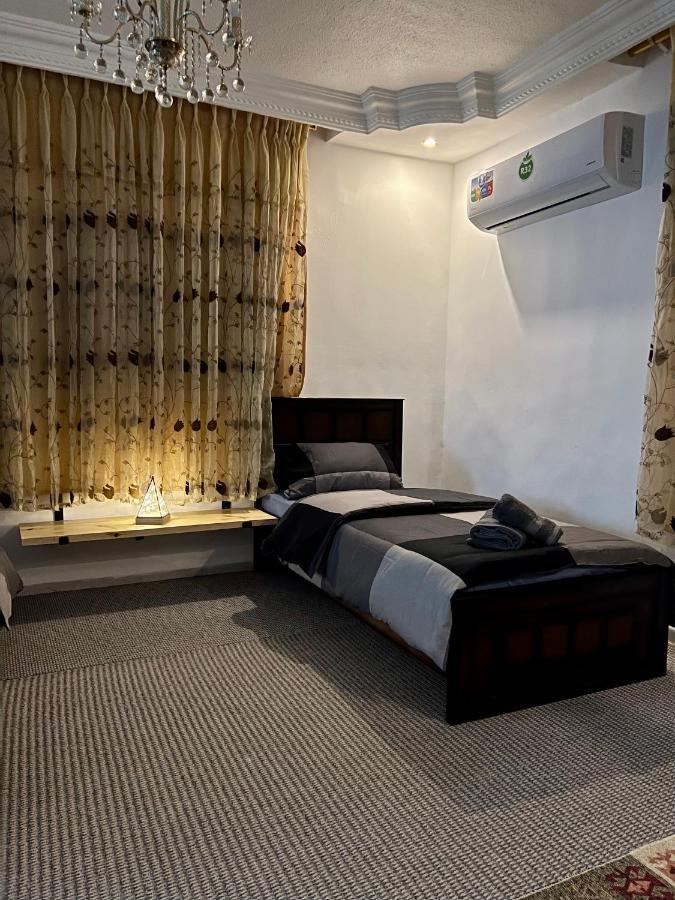 รีแล็กซิง โอเอซิส วิลลา Apartment วาดี มูซา ภายนอก รูปภาพ