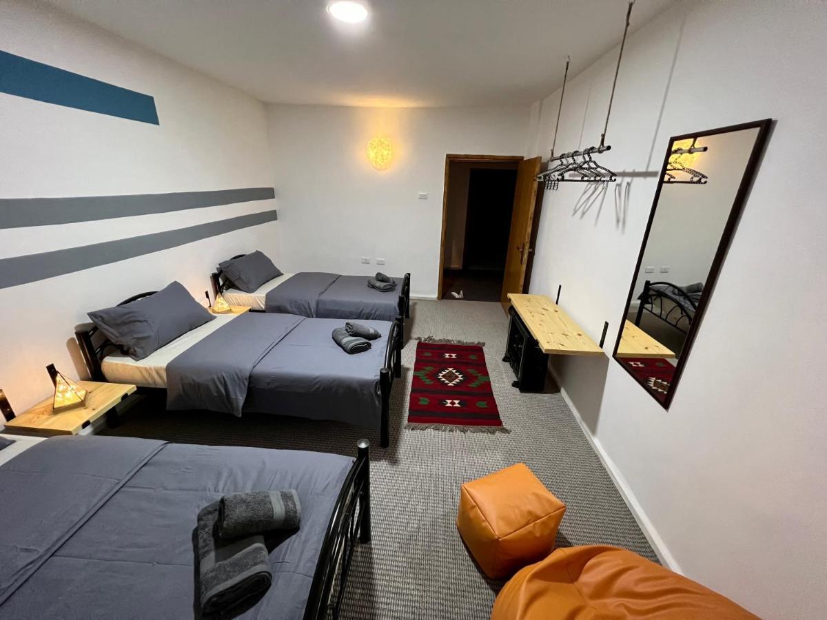 รีแล็กซิง โอเอซิส วิลลา Apartment วาดี มูซา ภายนอก รูปภาพ